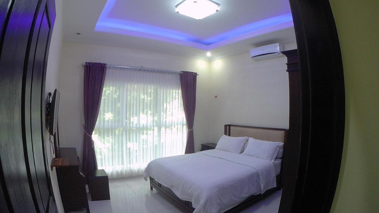 Villa Dira Bogor Exterior photo